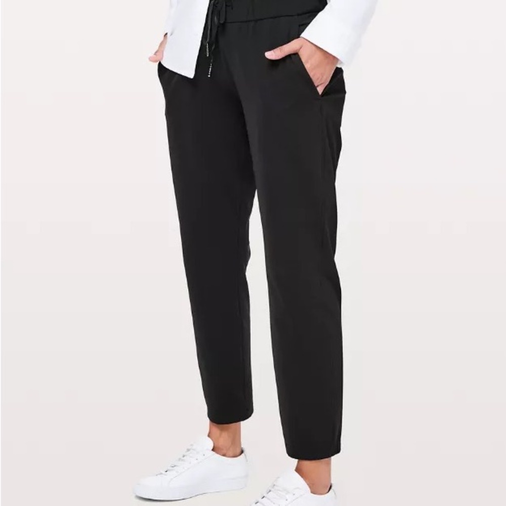 Lululemon on the fly pants